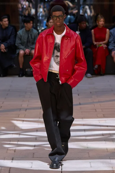 Look 4